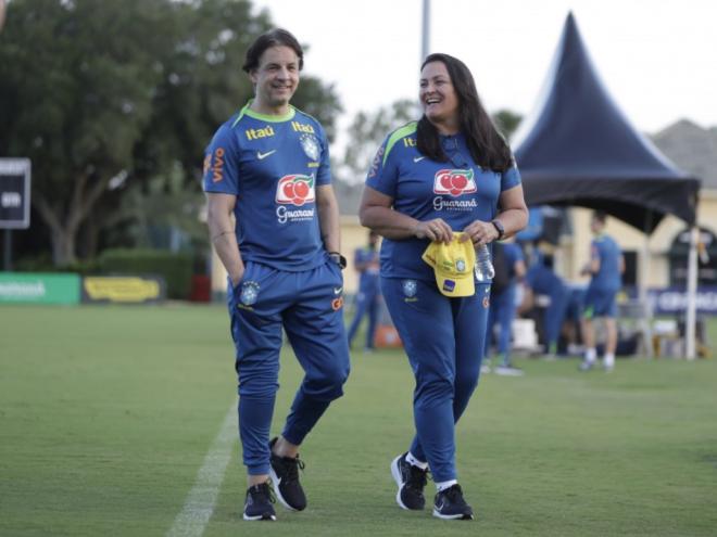 Mestre em Psicologia do Esporte pela UFMG, Marisa Santiago é responsável pelo treino mental da equipe comandada por Dorival Júnior