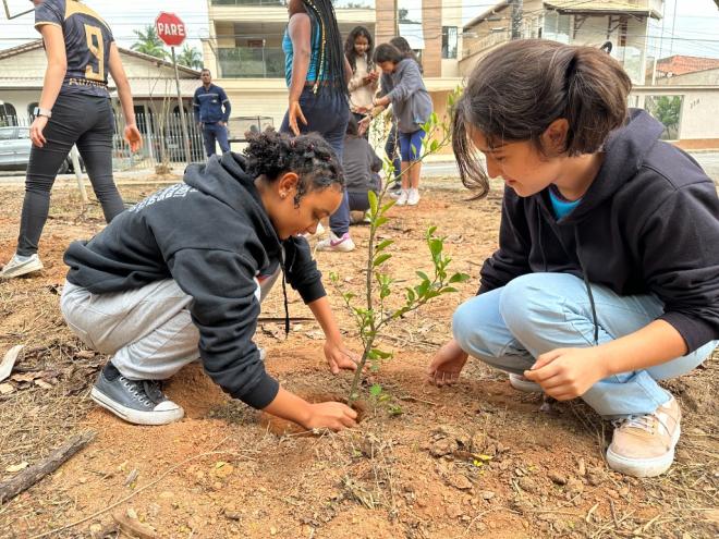 Iniciativa inclui o plantio de 100 mudas de árvores frutíferas