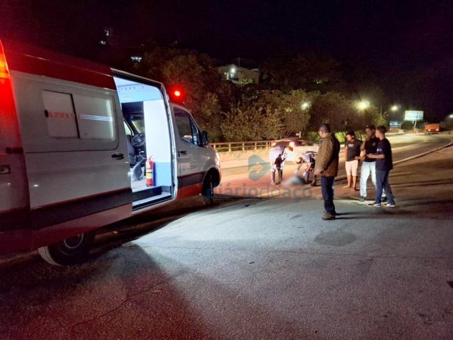 Uma equipe do Samu foi deslocada para atendimento do pedestre atropelado na noite desta segunda-feira