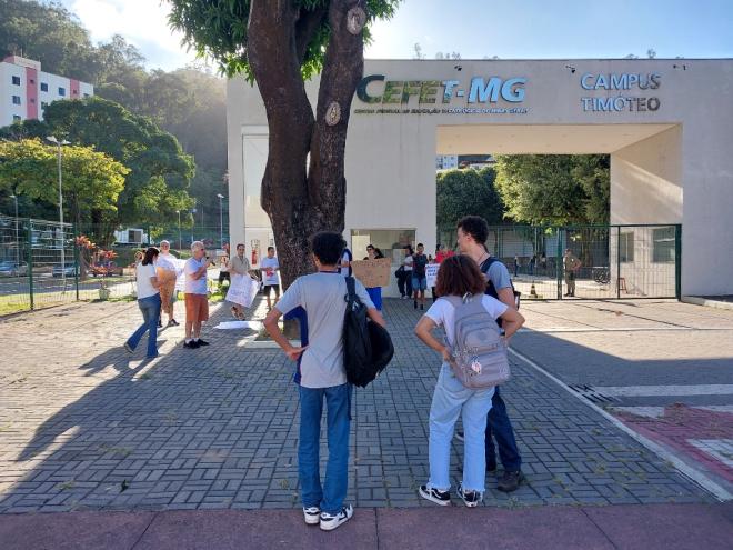 Em Timóteo alunos do Cefet já estão sem aulas há dois meses