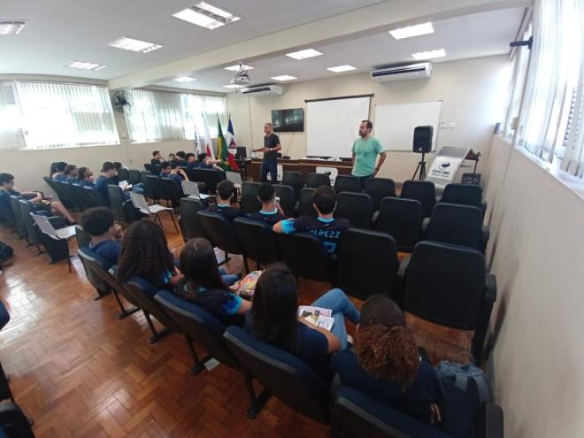 No Cefet, os alunos concluem o ensino médio e também são certificados como técnicos