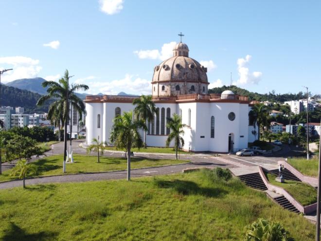 Região tem 1.314 estabelecimentos religiosos conforme IBGE