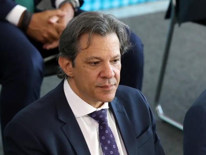 Ministro diz que determinação de Lula é cumprir arcabouço fiscal