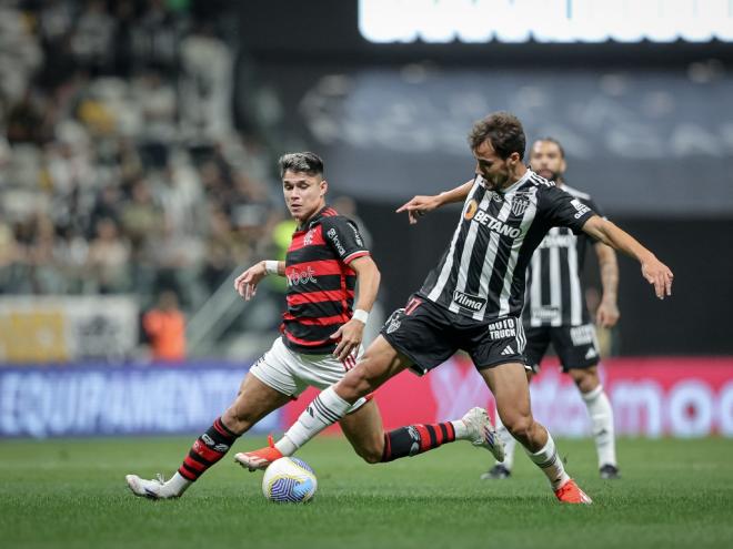 Galo perdeu de 4 a 2 para o líder Flamengo