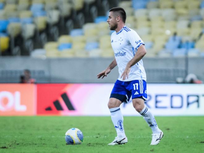 Volante Ramiro deve ocupar a vaga do suspenso Lucas Silva