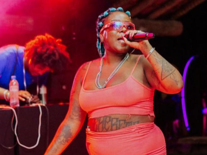 Andressa tem 24 anos e leva o estilo musical para todo o Vale do Aço 