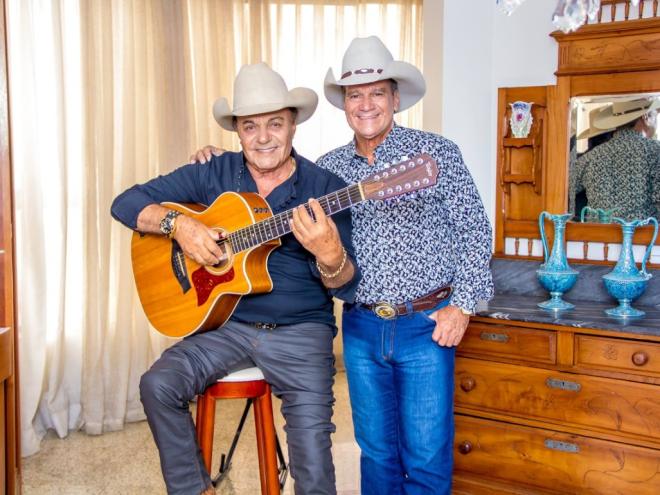 Gino & Geno vão cantar no sábado, dia do acendimento da fogueira