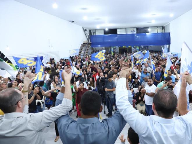 O candidato a vice-prefeito, Pastor Evangelista, também foi confirmado pela convenção que reuniu dezenas de apoiadores 