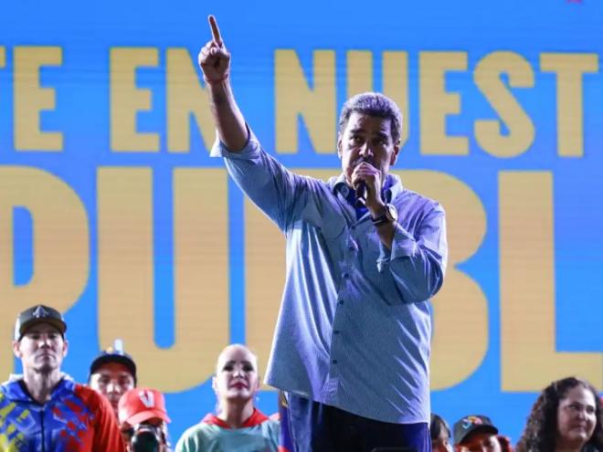 O presidente da Venezuela, Nicolás Maduro, discursa durante o evento de encerramento da campanha eleitoral em 25 de julho de 2024 em Caracas, Venezuela