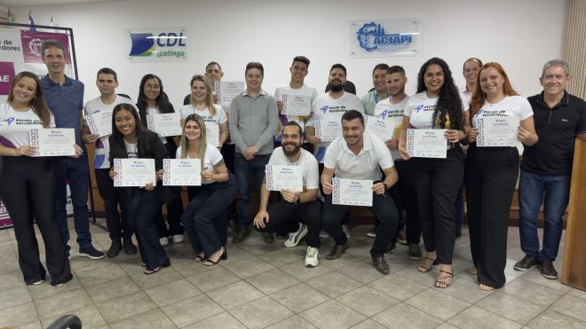 Os alunos receberam o certificado de conclusão de curso na sede da Aciapi-CDL, em Ipatinga 