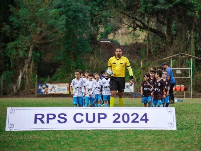 O antigo campo da Vigilância, cedido pela Usiminas à escolinha de futebol, transformou-se num centro de treinamentos e jogos de qualidade