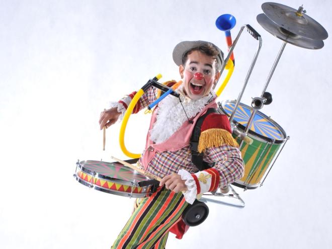 A primeira bateria, de 2012, reunia cinco instrumentos