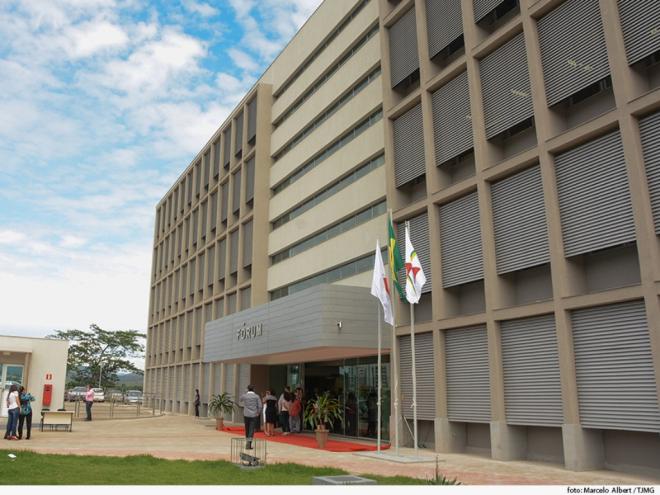 A investigação que resultou na condenação, pela Justiça em Itabira, também apurou que a  violência sexual só terminou quando a mãe dos envolvidos morreu e as meninas passaram a residir com uma família substituta em outro município