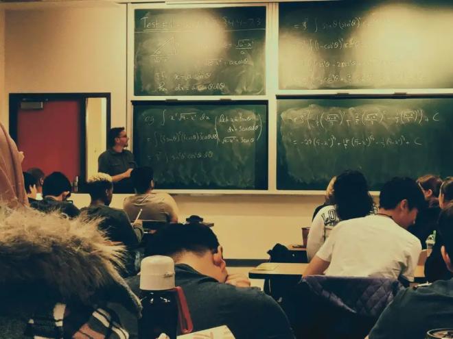 Trecho vetado é referente à inclusão de itinerários formativos