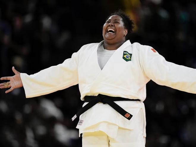 Paulista de 26 anos é a primeira judoca do país a ser campeã olímpica no peso pesado