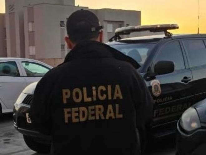 A PF alerta que o compartilhamento do sinal da internet deixa os usuários passíveis de responsabilidades criminais. 