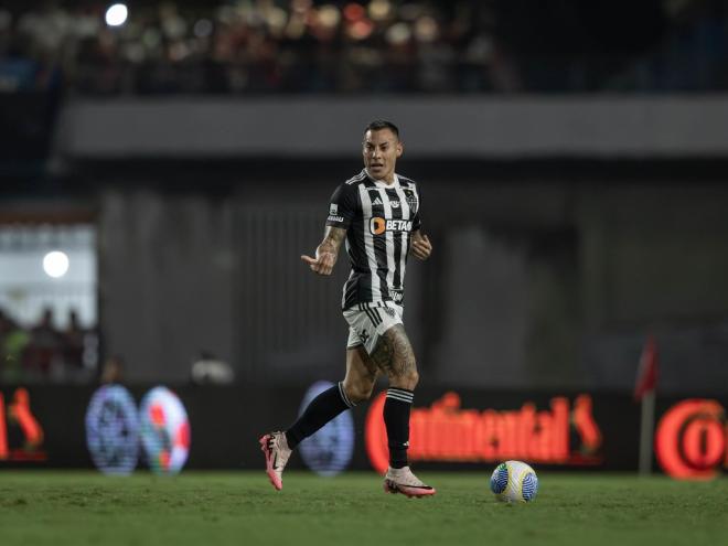 Atacante Vargas deve ocupar o posto do lesionado Hulk