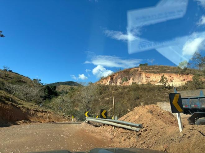 Estrada sofre com vários pontos de erosões e obras de contenção são sempre necessárias