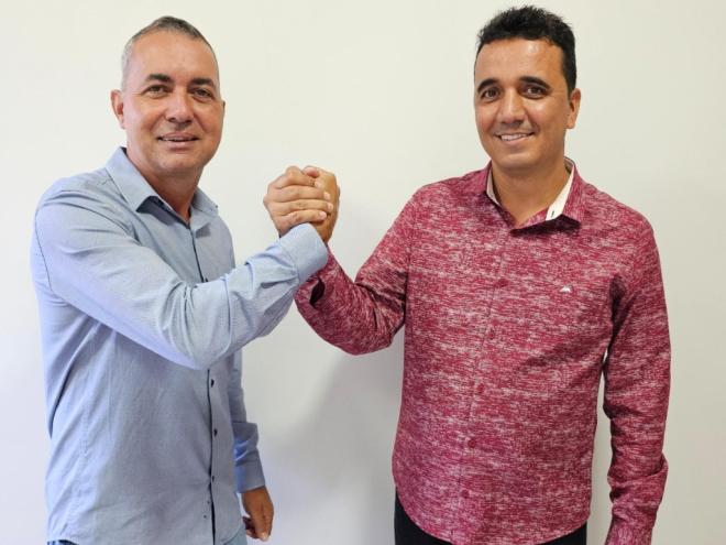 Elcinho, tendo como candidato a vice Zelo, busca a reeleição em Antônio Dias