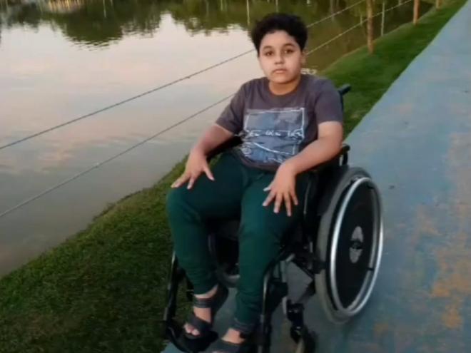 Hector tem apenas 11 anos de idade 