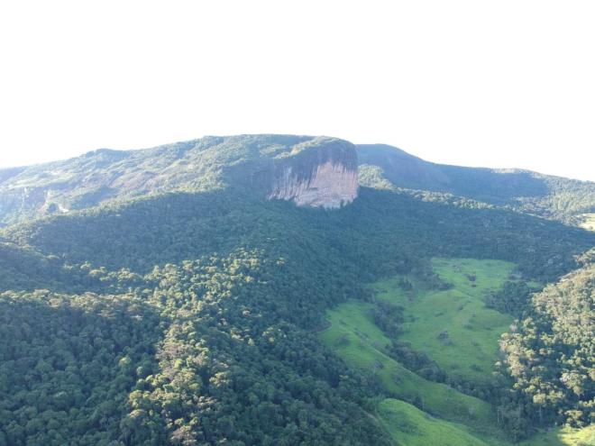 Pedra da Baleia na área rural de São Domingos do Prata