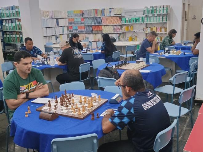 A Biblioteca Municipal de Ipatinga foi o cenário da grande final do circuito Vale do Aço de Xadrez 2024