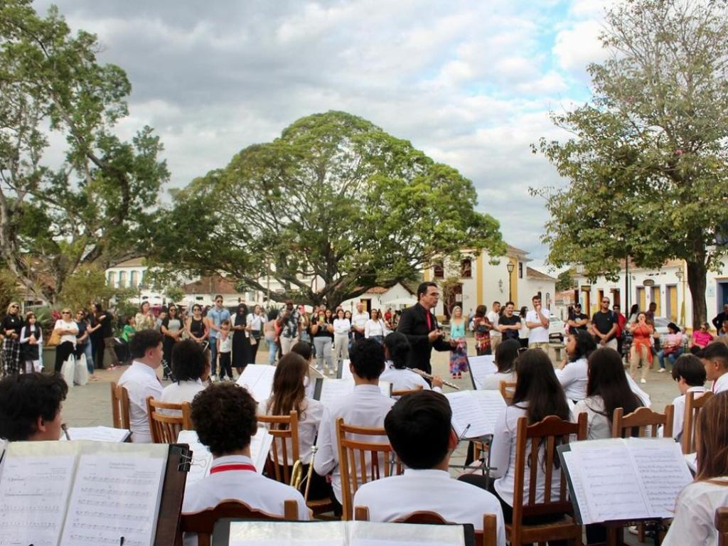 Banda de Música José Viriato Bahia Mascarenhas, de Pitangui: execução da lei avança em todo o estado