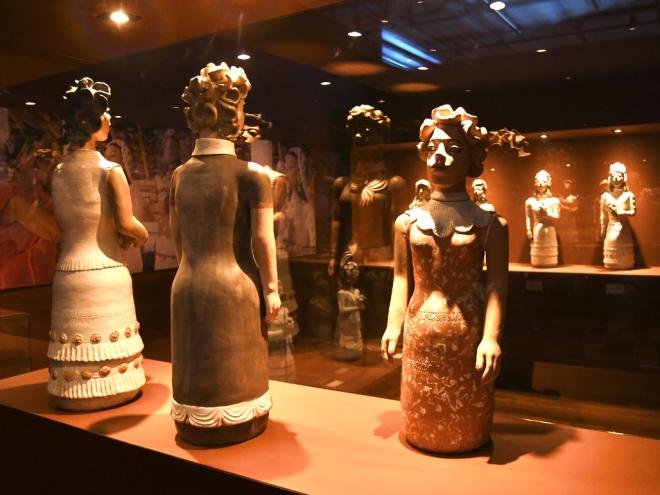 Peças reproduzem as famosas bonecas moringas de barro