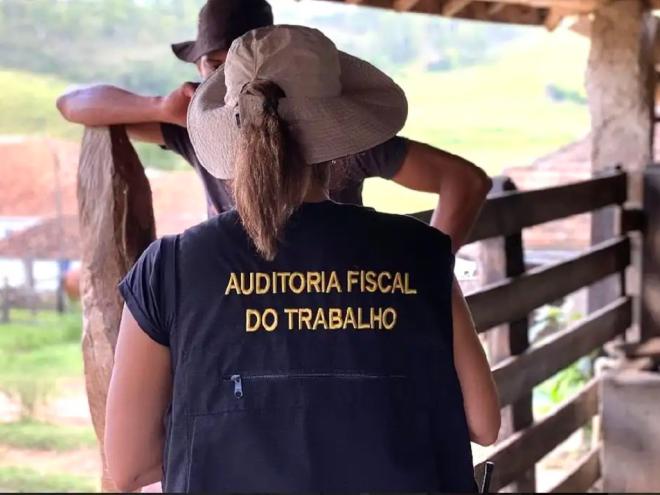 Dezoito crianças estavam em condições degradantes e sem remuneração