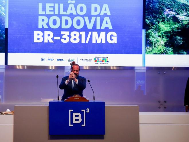 Ministro de Minas e Energia após o evento que bateu o martelo para conclusão do leilão