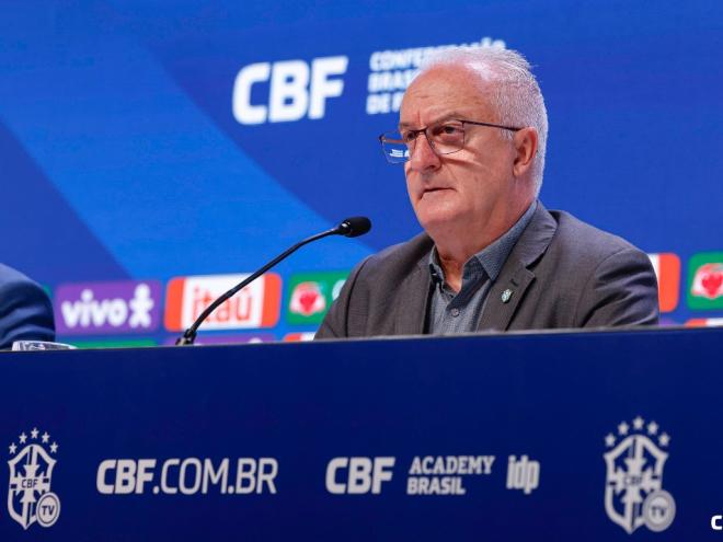 Treinador tem a missão de classificar o Brasil para a Copa do Mundo