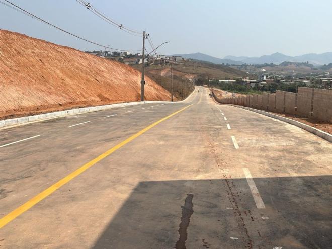 A avenida contará, agora, com quatro novas faixas, proporcionando um trânsito mais seguro e fluido