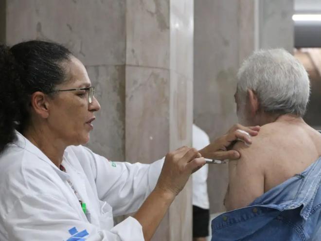 População deve ficar atenta à imunização como forma de prevenção ao agravamento da doença, em caso de contaminação