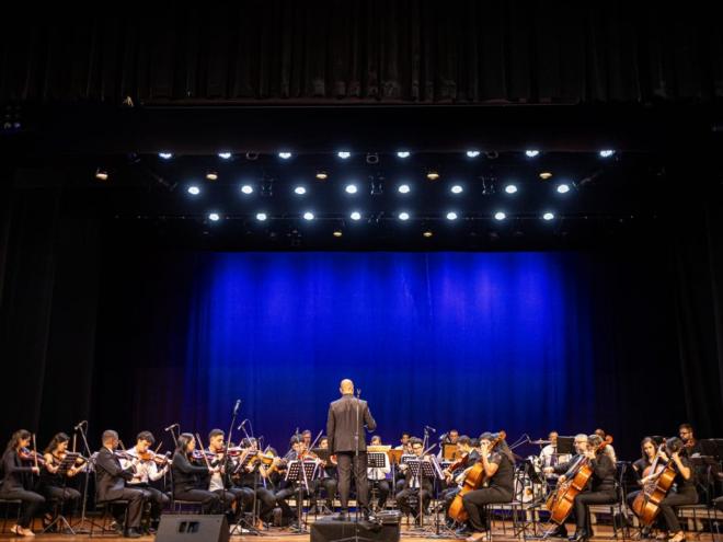 A OCVA volta ao palco com músicas orquestrais na região