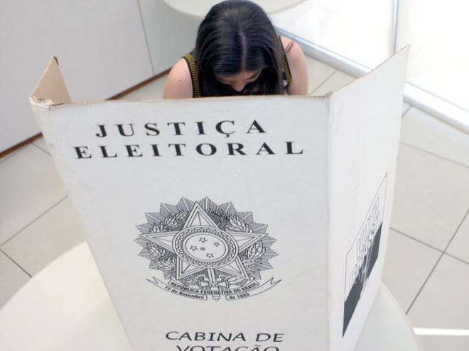 Partidos devem assegurar mínimo de 30% e o máximo de 70% de candidaturas de cada sexo 