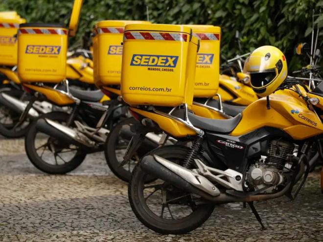 Funcionários dos correios não são estatutários e têm carteira assinada como os trabalhadores da iniciartiva privada