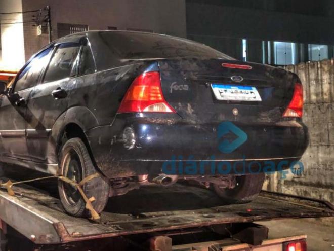Veículo foi encontrado na noite de quinta-feira, abandonado no bairro Santa Terezinha; corpo da vítima pode ter sido transportado no Focus até o local da desova, à margem da BR-381