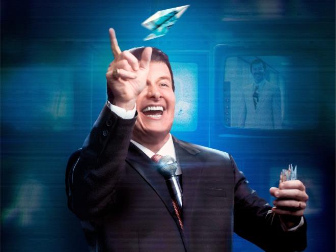 Silvio Santos (Rodrigo Faro) relembra sua trajetória de vida