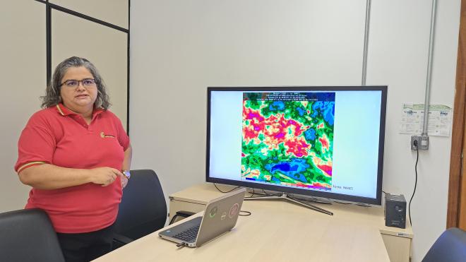 Professora do IFMG, Daniela Martins explica sobre fatores que tem agravado o período seco
