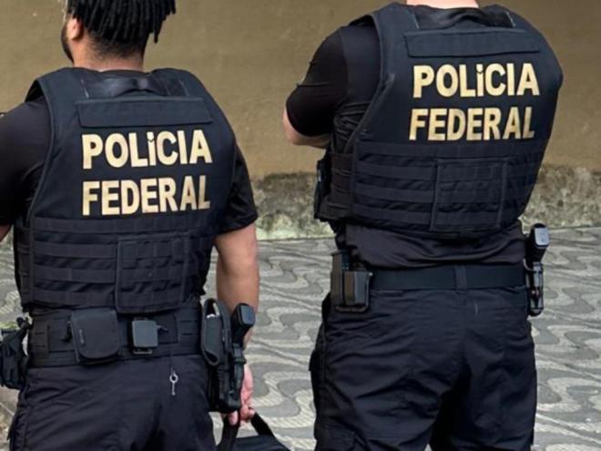 Operação foi deflagrada no começo da manhã desta quinta-feira (19) e tem como alvo grupo criminoso que enviava mineiros do leste de Minas para os EUA