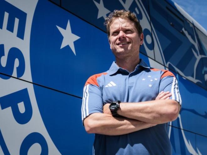 Fernando Seabra quando foi anunciado pelo Cruzeiro em abril
