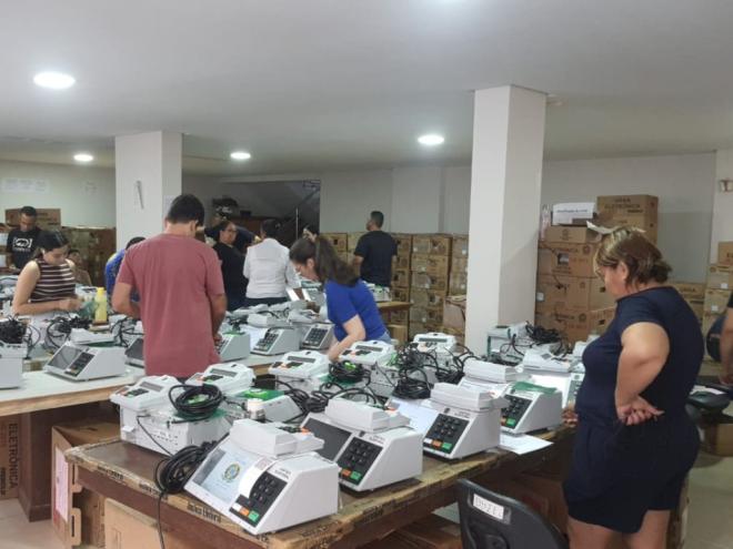 Urnas são preparadas para o pleito de prefeito, vice-prefeito e vereador no dia 6 de outubro