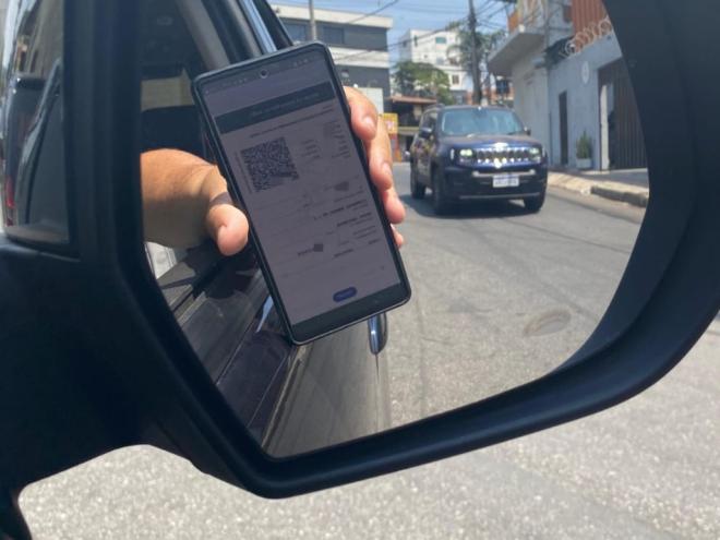 O CRLV é o documento anual que comprova que o veículo está em condições legais de circulação