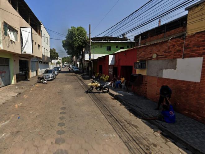 O crime foi praticado neste trecho da rua Sabará, no Centro de Ipatinga, marcado pelo tráfico e pela prostituição 