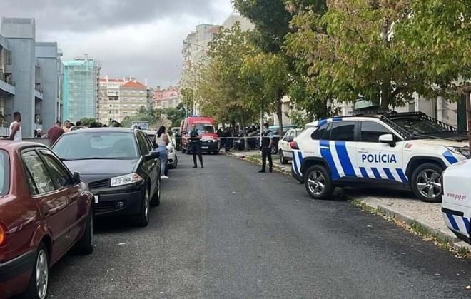 Crime foi praticado na rua Henrique Barrilaro Ruas, próximo à estação de Santa Apolónia, uma área movimentada de Lisboa