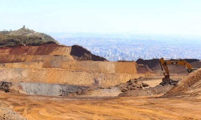 Serra do Curral, cartão postal de Belo Horizonte, alvo de disputais judiciais por mineradoras