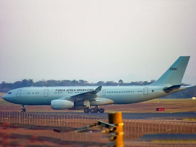 O primeiro voo de resgate parte nesta sexta-feira (4) de Lisboa, em Portugal, para a capital libanesa. O avião da Força Aérea Brasileira, um KC-30, deve chegar a Beirute por volta de 10h