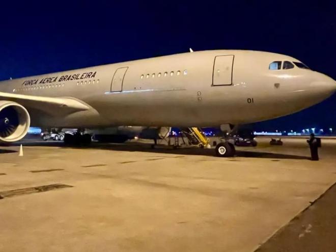 Aeronave fará escala em Portugal antes de seguir viagem