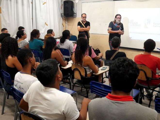 ''Legado de Amor a Fabriciano'' foi lançado com a presença de alunos e está disponível na internet