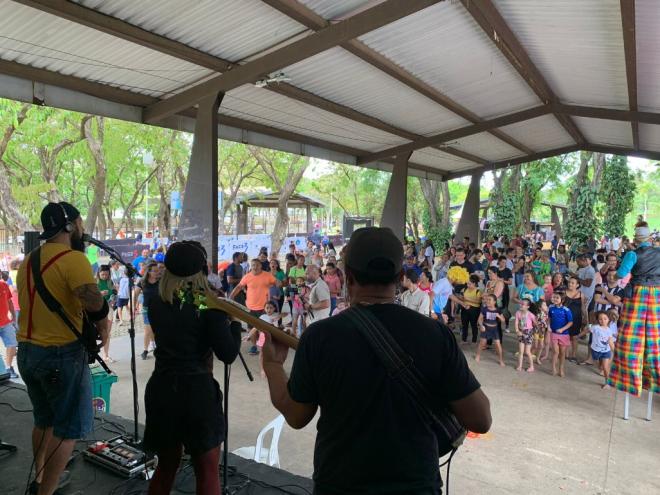 Objetivo é relembrar a infância dos pais, envolvendo todos em um grande show de rock voltado para as crianças